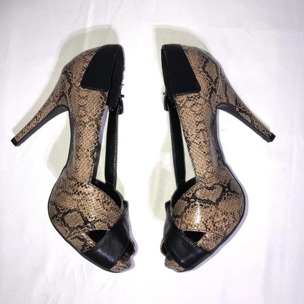 Madeline Girl Chatty Snake Print Heels Size 7.5M Man Made Faux Leather Peep Toe